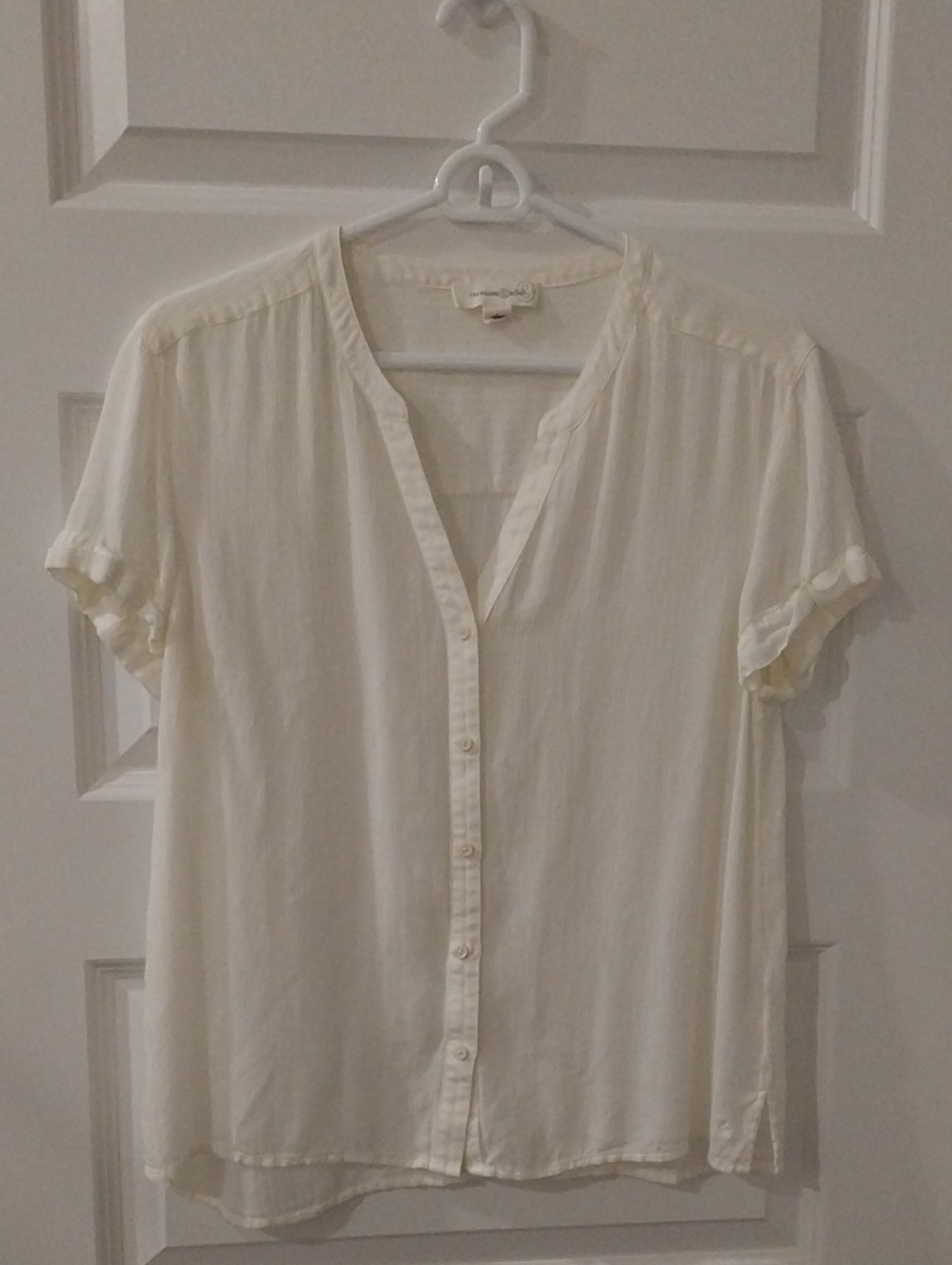 Treasure & Bond Cream Short-Sleeve Button-Down Blouse EUC